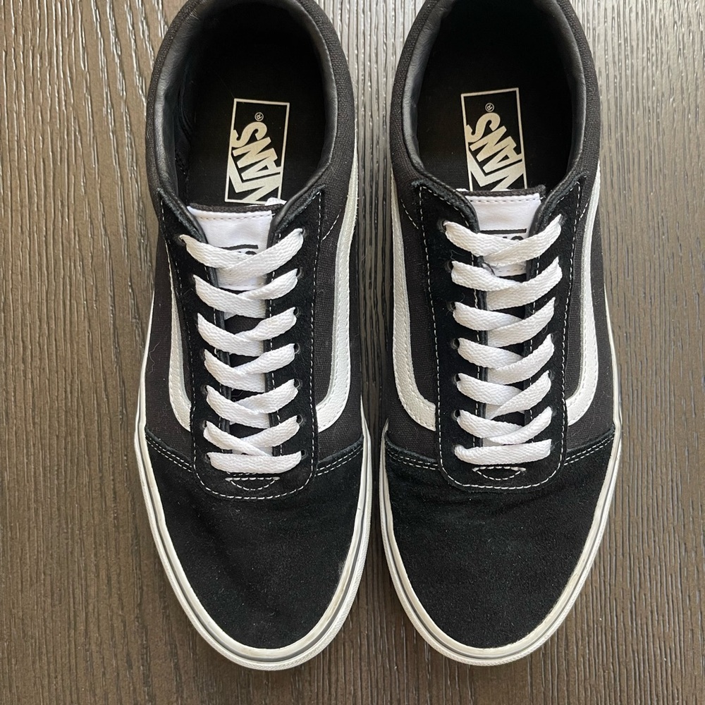 SOLD Mens Vans Size 9.5 Very Good Condition